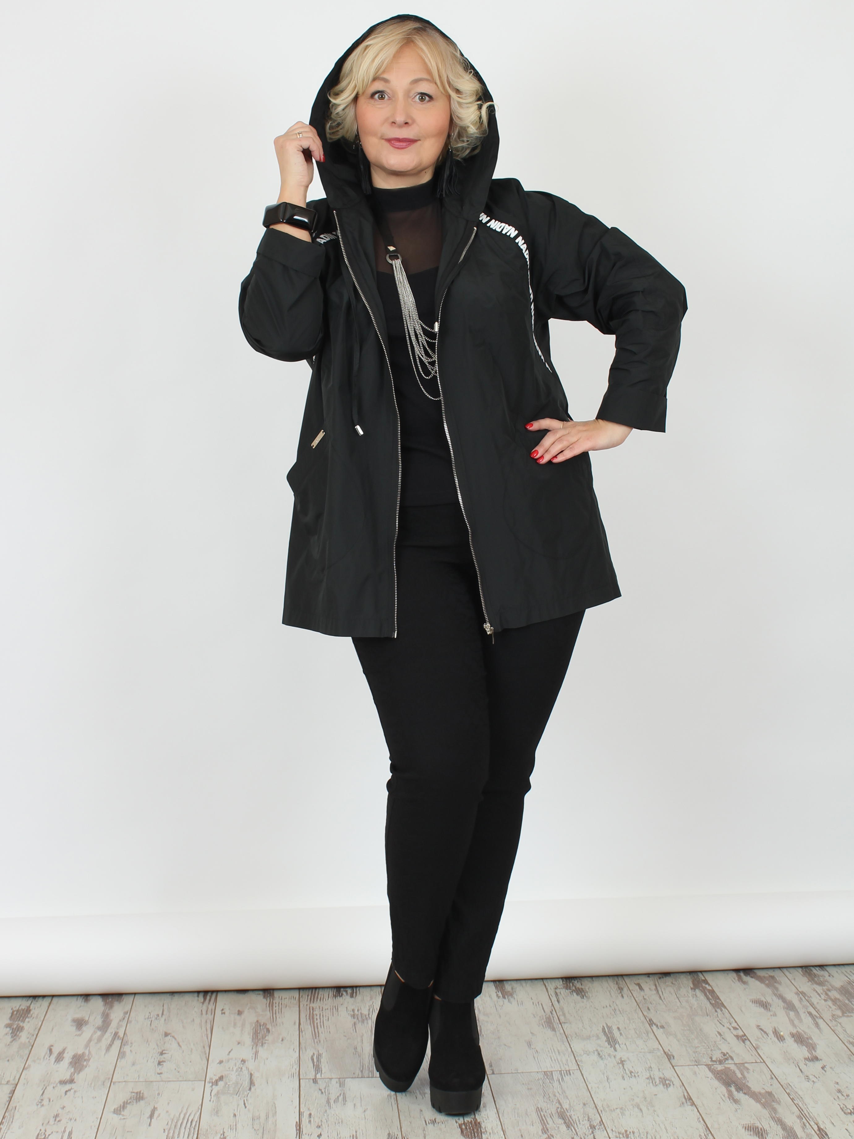 Жіноча ветровка Nadin UA1461_1_52 Чорний 52