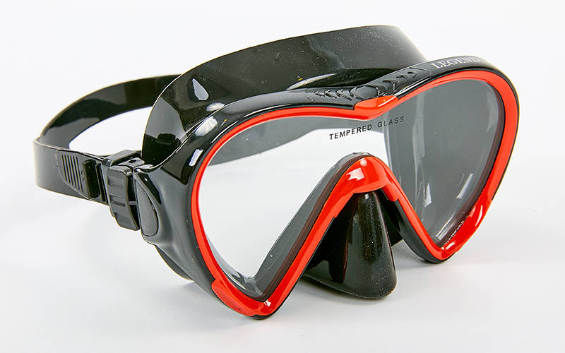 Маска для плавання No Brand у пластиковому боксі Legend M148-SIL Чорний-червоний