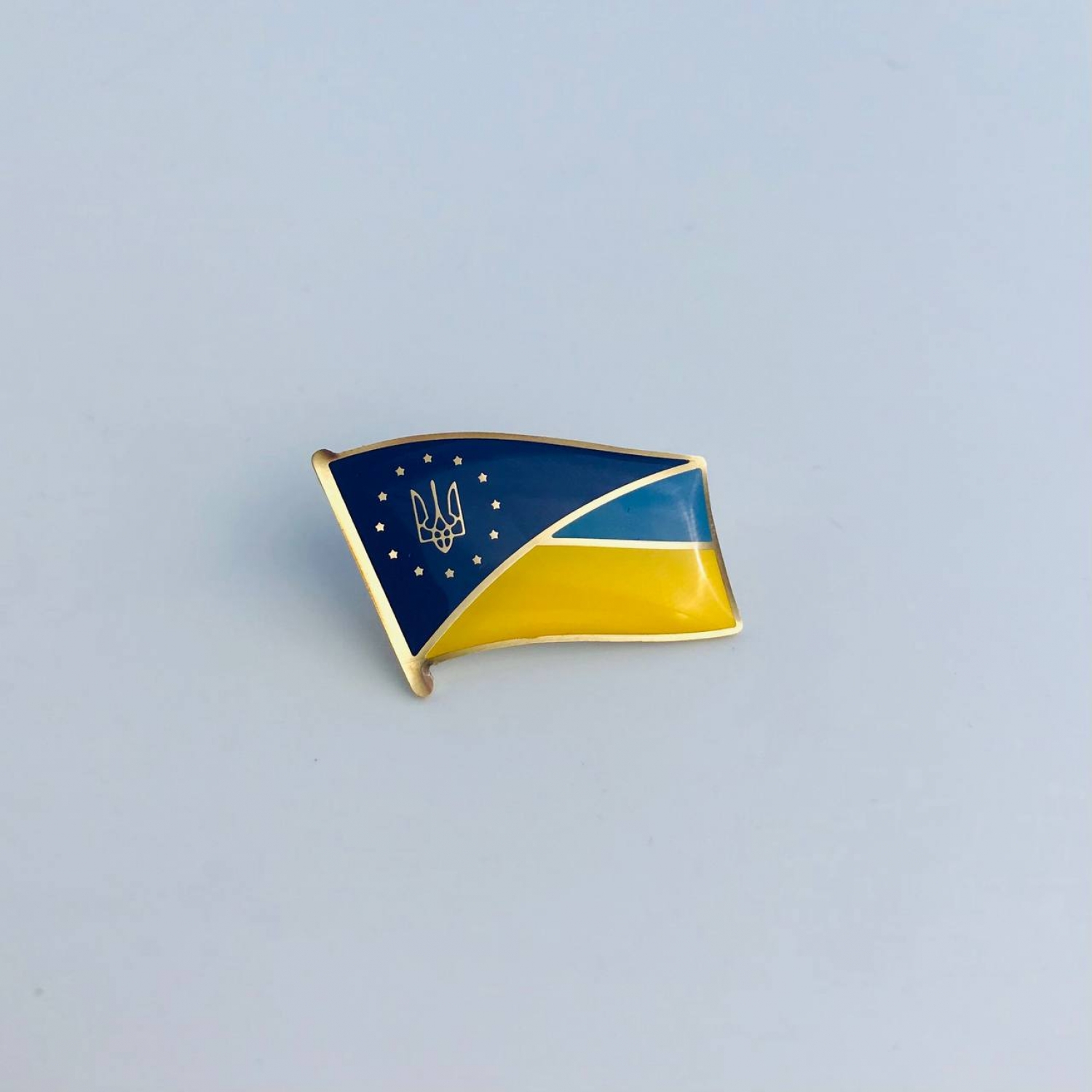 Значок Dobroznak прапор ЄС України з Тризубом Жовто-блакитний 29х24 мм (6254)