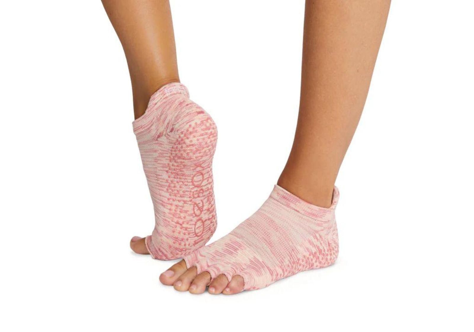 Шкарпетки для йоги ToeSox Half Toe Low Rise Grip Berry Space Dye Tec M (39-42.5) Pink